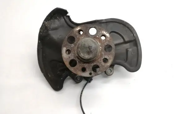 Mercedes-Benz E C207 W207 Front wheel hub A2044202544