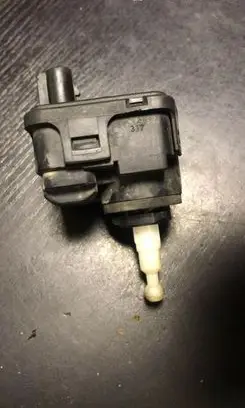 Opel Omega B1 Headlight level adjustment motor GM90492832