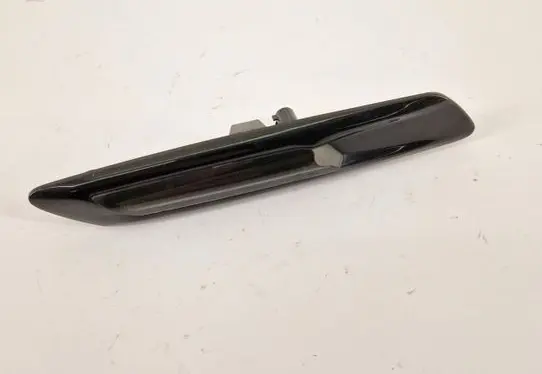 BMW 5 F10 F11 Front fender indicator light 