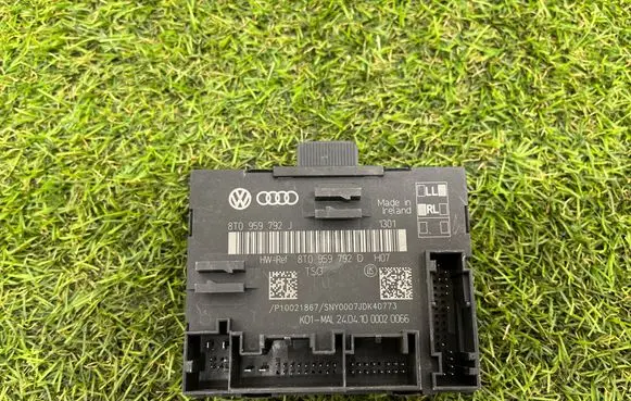Audi A5 8T 8F Door control unit/module 8T0959792J