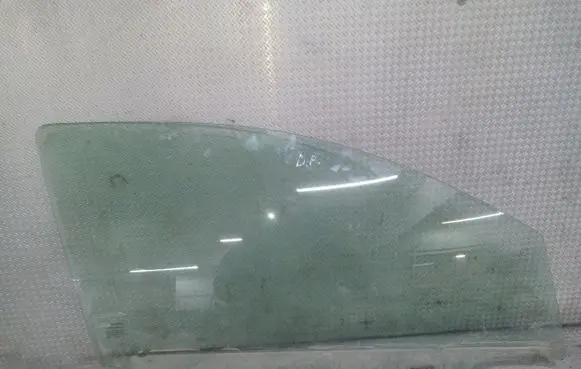 Nissan Qashqai Front door window glass four-door