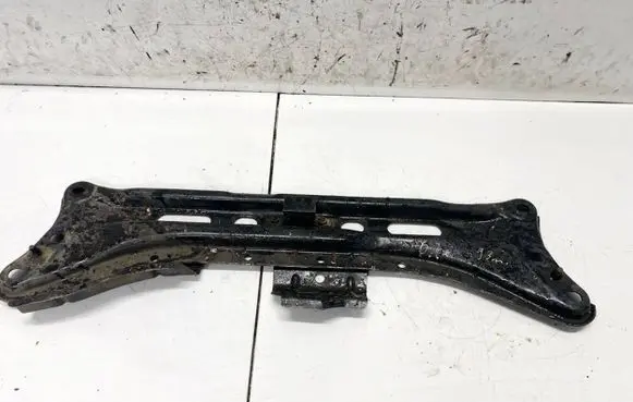Mazda 626 Radiator mount bracket 