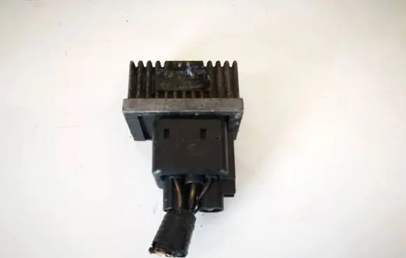 Mitsubishi Space Star Glow plug pre-heat relay 7700115078