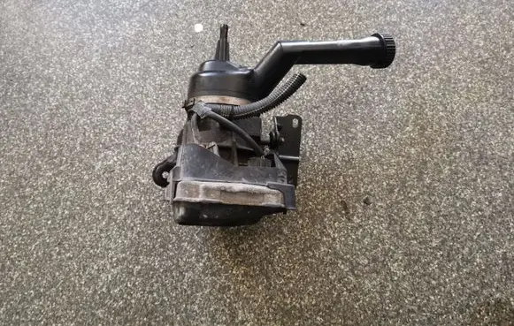 Citroen C4 Grand Picasso Power steering pump 9684252580