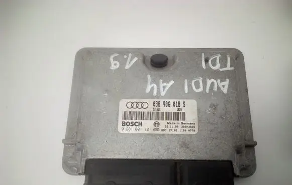 Audi A4 S4 B5 8D Engine control unit/module 038906018S 0281001721
