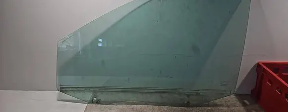 Toyota Sienna XL40 IV Front door window glass four-door DOT904 E000248 43R000263