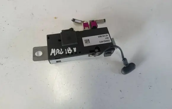 Chevrolet Malibu Aerial antenna amplifier 20882463 421251063