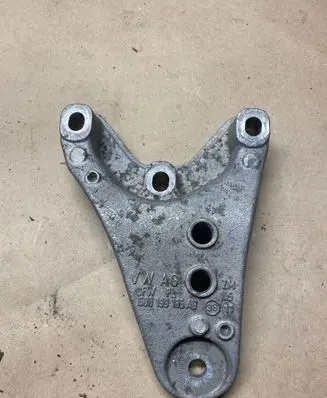 Volkswagen Polo V 6R Engine mounting bracket 6Q0199185AB