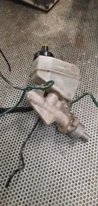 Renault Kangoo I Master brake cylinder 7700417826