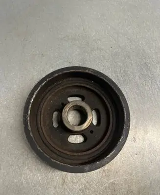 Nissan X-Trail T30 Crankshaft pulley 20418c