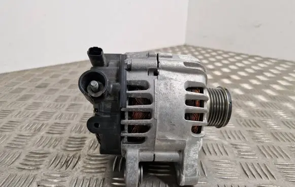 Peugeot 208 Generator/alternator 9835689480