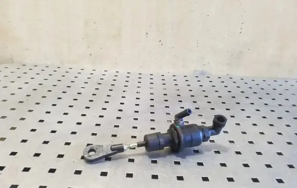 Hyundai ix35 Clutch master cylinder