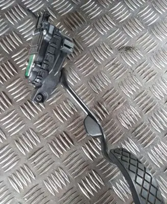 Audi A4 S4 B7 8E 8H Accelerator throttle pedal 6PV00802634 8E2721523E