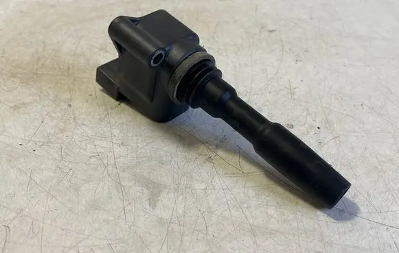 Audi Q3 F3 High voltage ignition coil 05E905110A