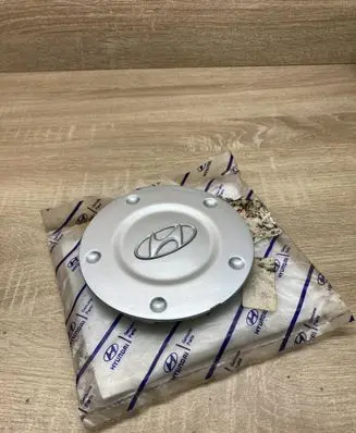 Hyundai Coupe R17 wheel hub/cap/trim 5296025200