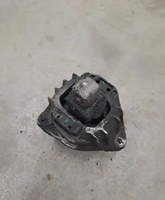 BMW 5 F10 F11 Engine mount bracket 22116777371 57527810