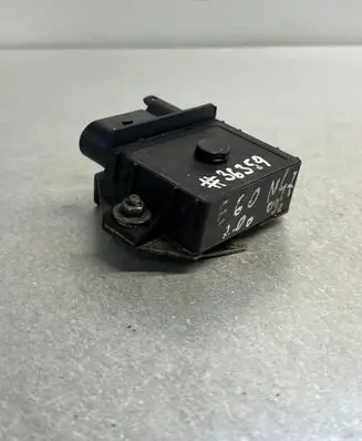 BMW 5 E60 E61 Glow plug pre-heat relay E2110022358