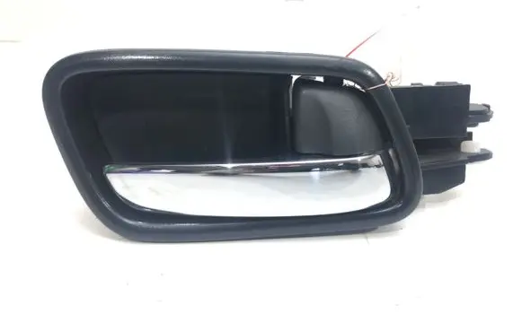 Honda CR-V Front door interior handle