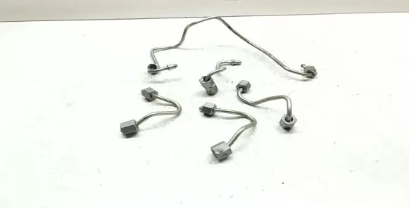 BMW 3 F30 F35 F31 Fuel injector supply line/pipe 