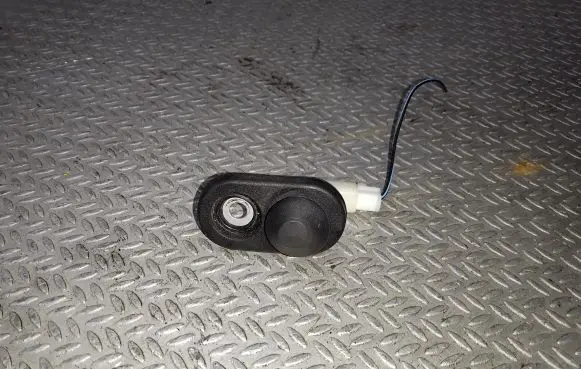 Mazda CX-7 Front door sensor 