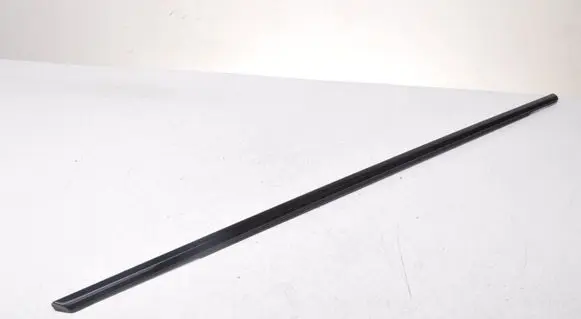 Volvo XC90 Front door windshield rail 
