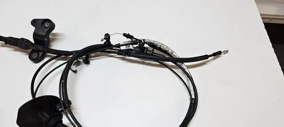Jeep Grand Cherokee WL Engine bonnet/hood lock release cable P68430182AD P68361192AD