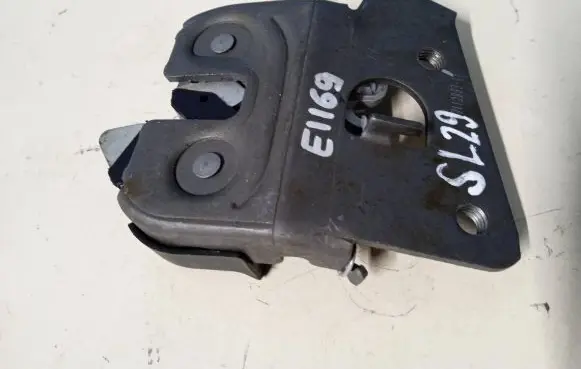 BMW 5 E60 E61 Seat back rest lock catch 7112863