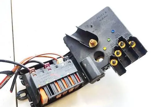 Mercedes-Benz E W211 Fuse box set a2115461141 0-1394837-1