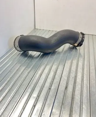 BMW 5 F10 F11 Intercooler hose/pipe 8516509 11279412