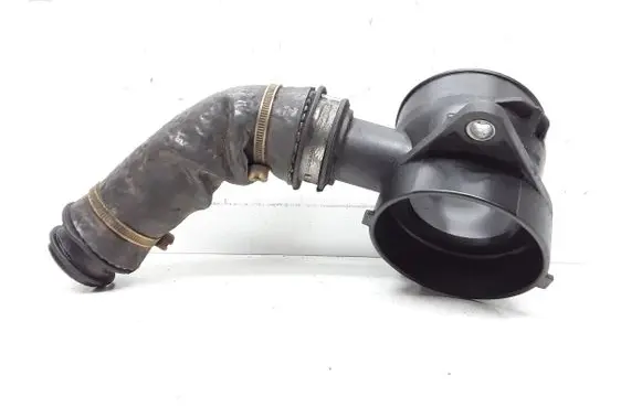 Volvo V40 Air intake hose/pipe AV616C784AE