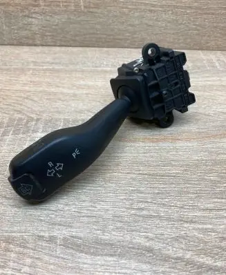 BMW 5 E39 Indicator stalk 8363668