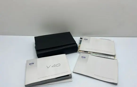 Volvo V40 Owners service history hand book 