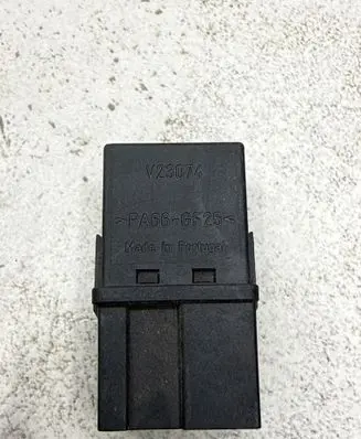 Volvo S40, V40 Other relay MB95338211 011521A A1001X7