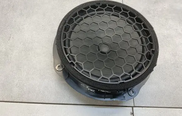 Audi A3 S3 8V Front door speaker 8V0035415