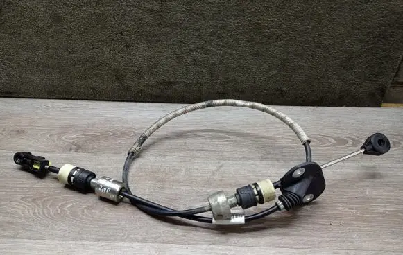 Gear shift cable linkage
