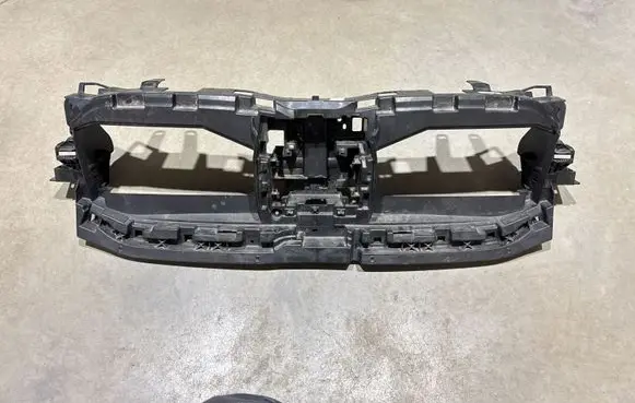 BMW X2 U10 Intercooler air guide/duct channel 9716975