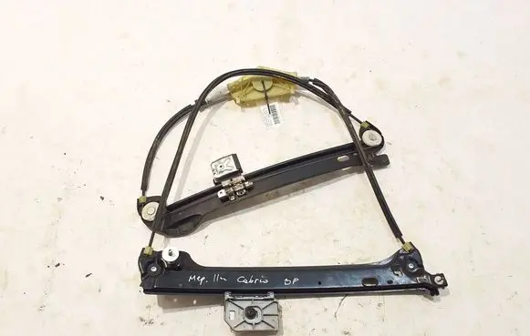 Renault Megane III Front door window regulator with motor 807200015R