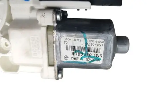 Volkswagen Polo VI Sliding door electric window regulator 5M1837401B