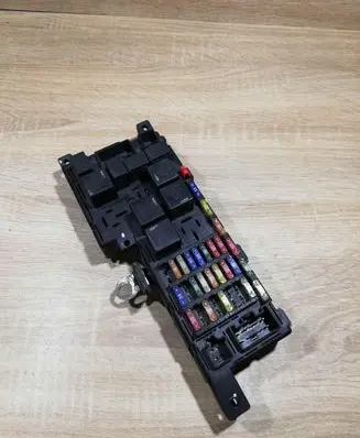 Volvo S70 V70 V70 XC Fuse module 8637841 518717004