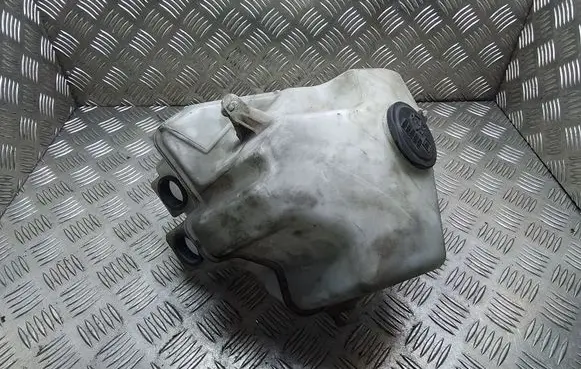 Toyota Prius (XW20) Windshield washer fluid reservoir/tank 060851145