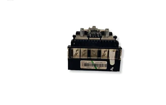 Nissan Qashqai Battery relay fuse 3005170807 P32RENG