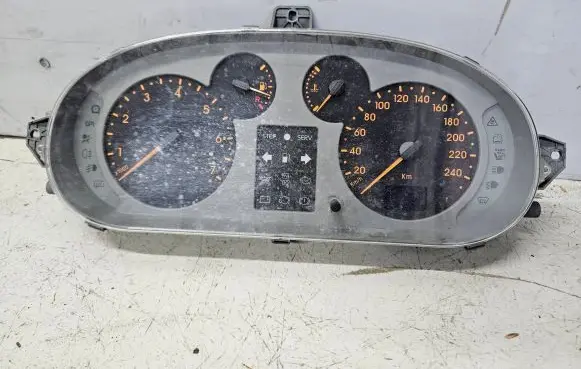 Renault Scenic I Speedometer (instrument cluster) P8200215695 21658869