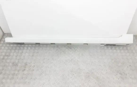 Volkswagen PASSAT B8 Sill 3G0853857