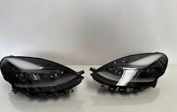 Tesla Model Y Headlights/headlamps set 1514953 1514952 01531936