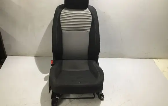 Toyota C-HR I Front driver seat 