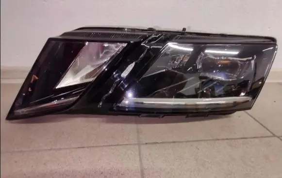 Skoda Octavia Mk3 (5E) Headlight/headlamp 5E1941015D