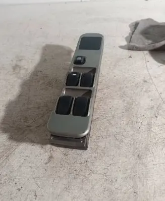 Mitsubishi Pajero Electric window control switch MN166483X2 24Y5D2 90DD15205G00