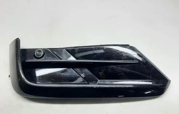 Volkswagen Tiguan Front bumper lower grill 5NA853665D
