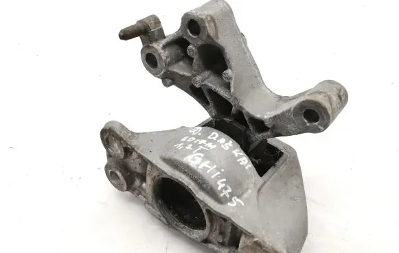 Nissan Qashqai Engine mount bracket AI519CU3