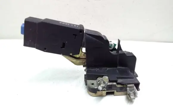 Mitsubishi Carisma Front door lock